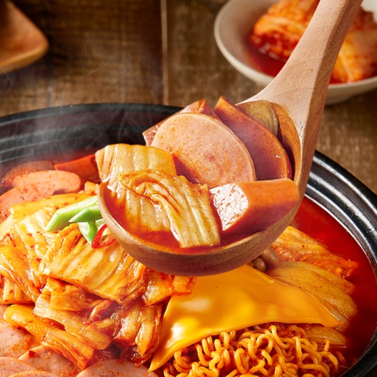 놀부 김치 부대찌개